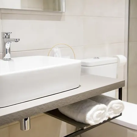 Somn Hipsuites Guest house 2*